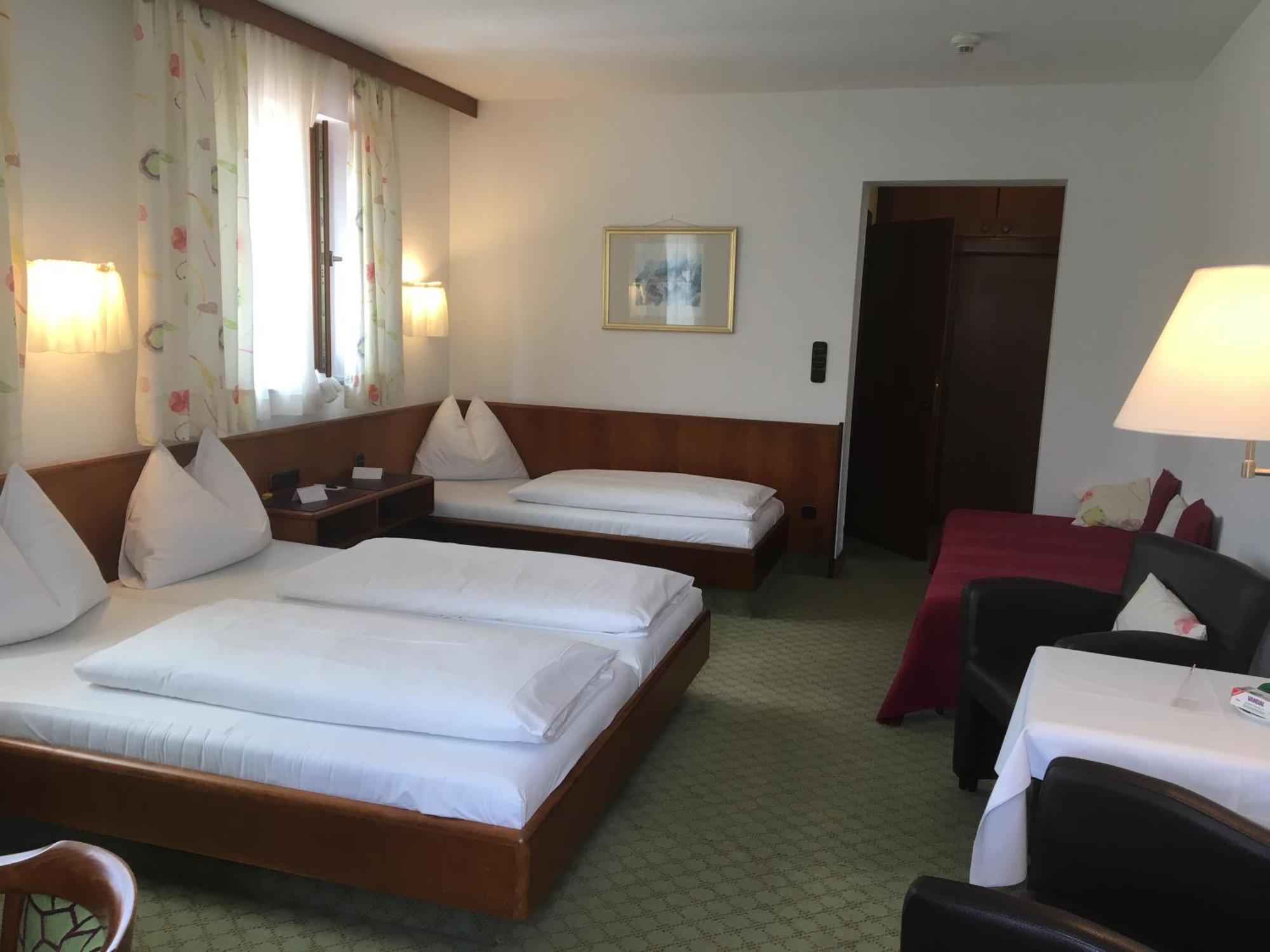 Hotel Zillners Einkehr *** Altheim Exterior foto